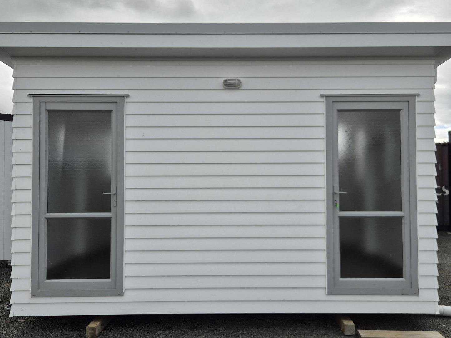 Double Toilet Block approx 4.8 x 2.6