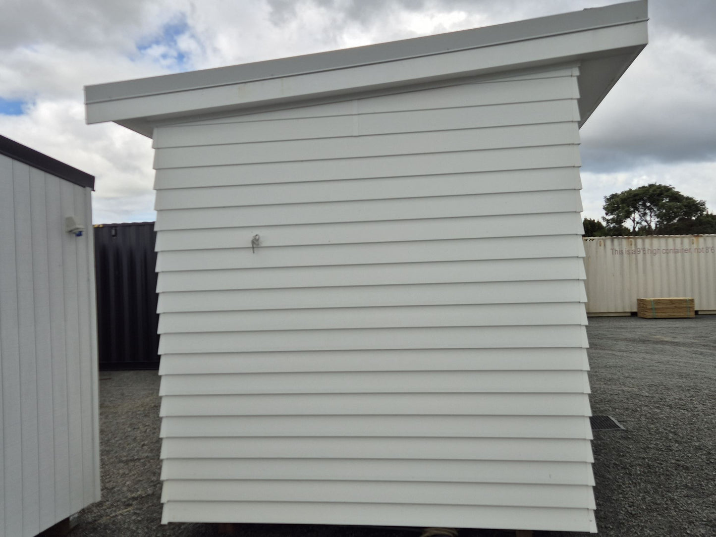Double Toilet Block approx 4.8 x 2.6