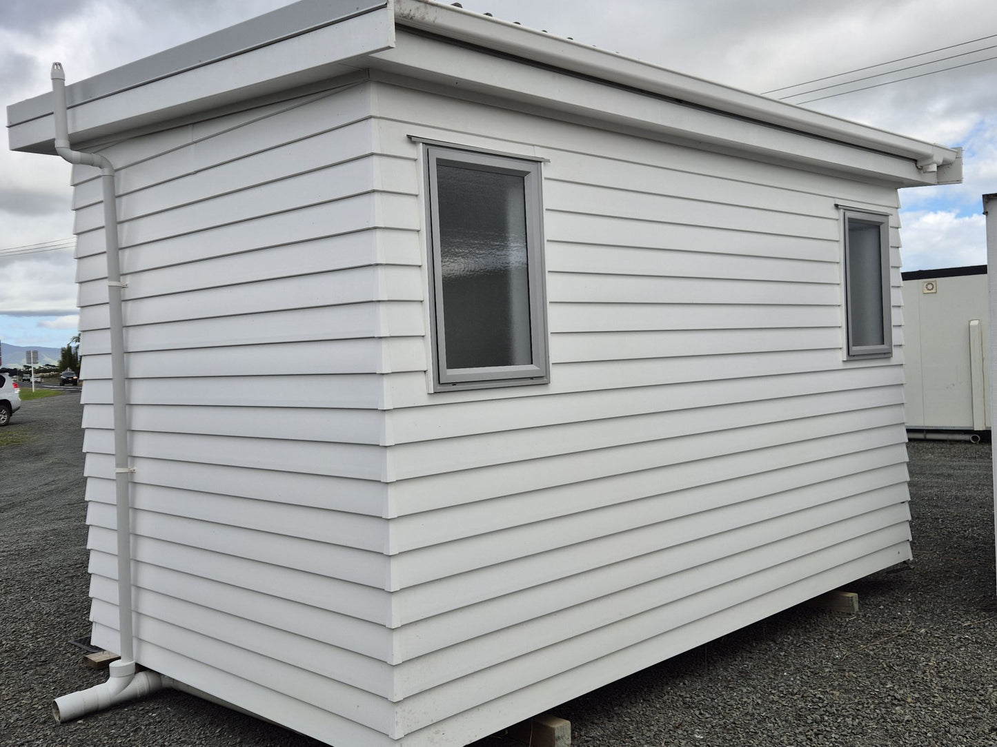 Double Toilet Block approx 4.8 x 2.6
