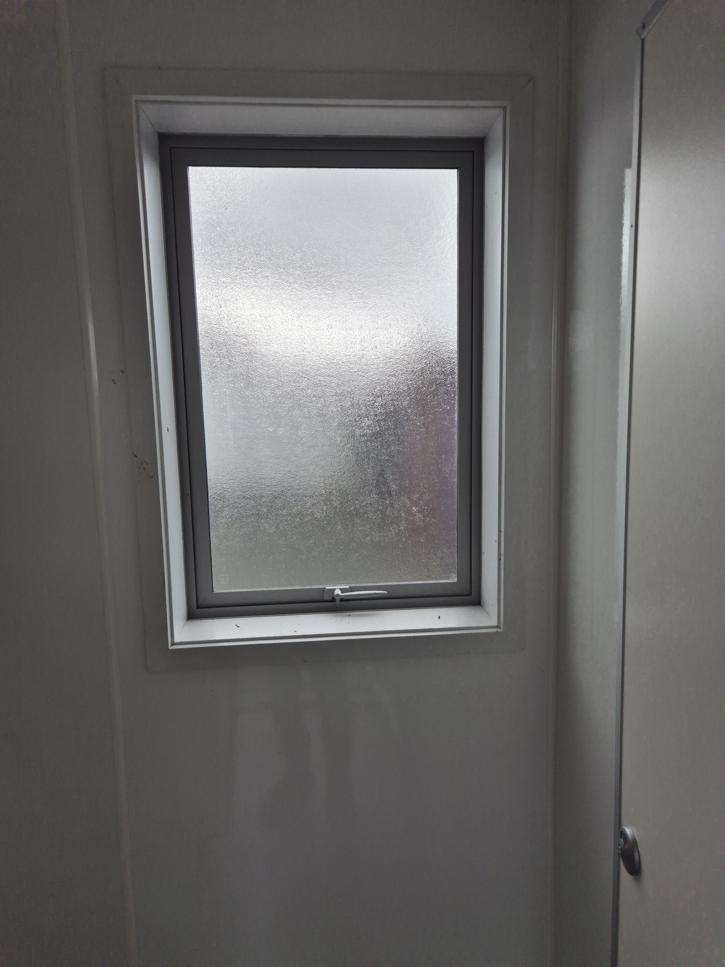 Double Toilet Block approx 4.8 x 2.6