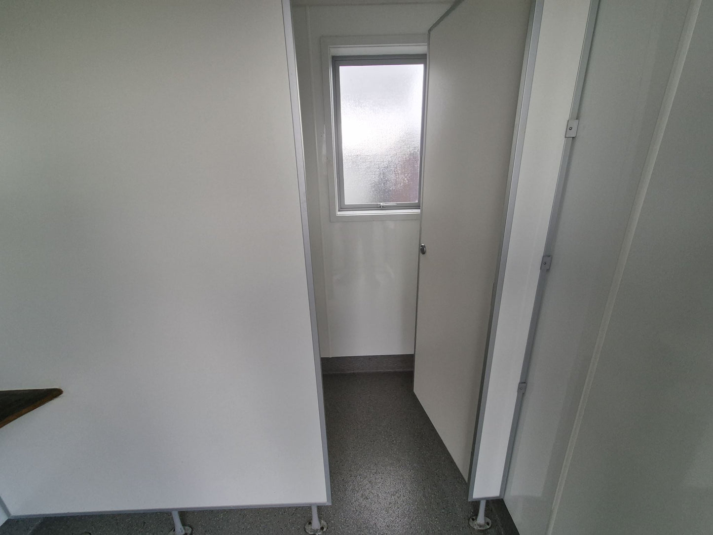 Double Toilet Block approx 4.8 x 2.6