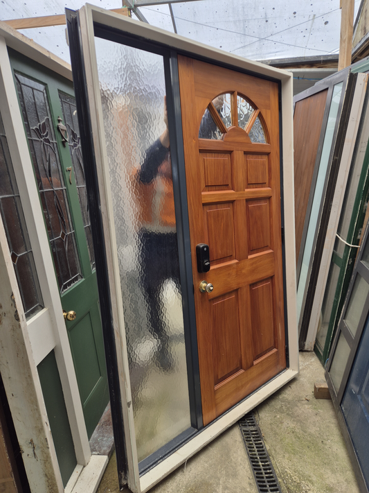 Entrance Door with sidelight 2050 H x 1400 W #2341