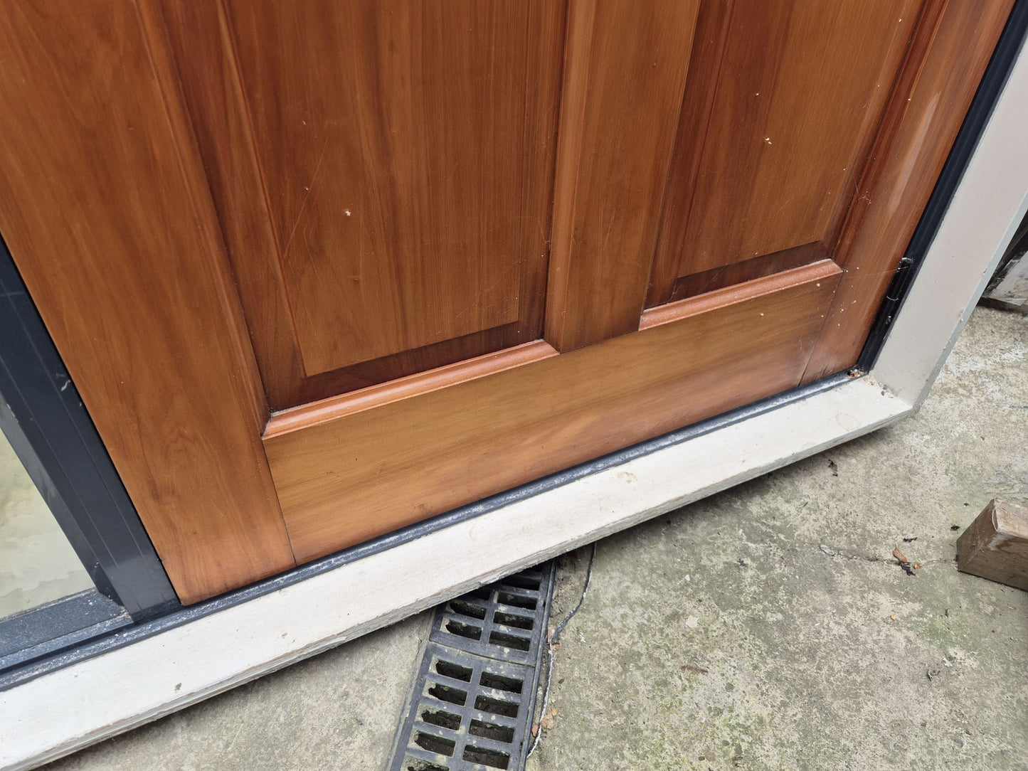 Entrance Door with sidelight 2050 H x 1400 W #2341