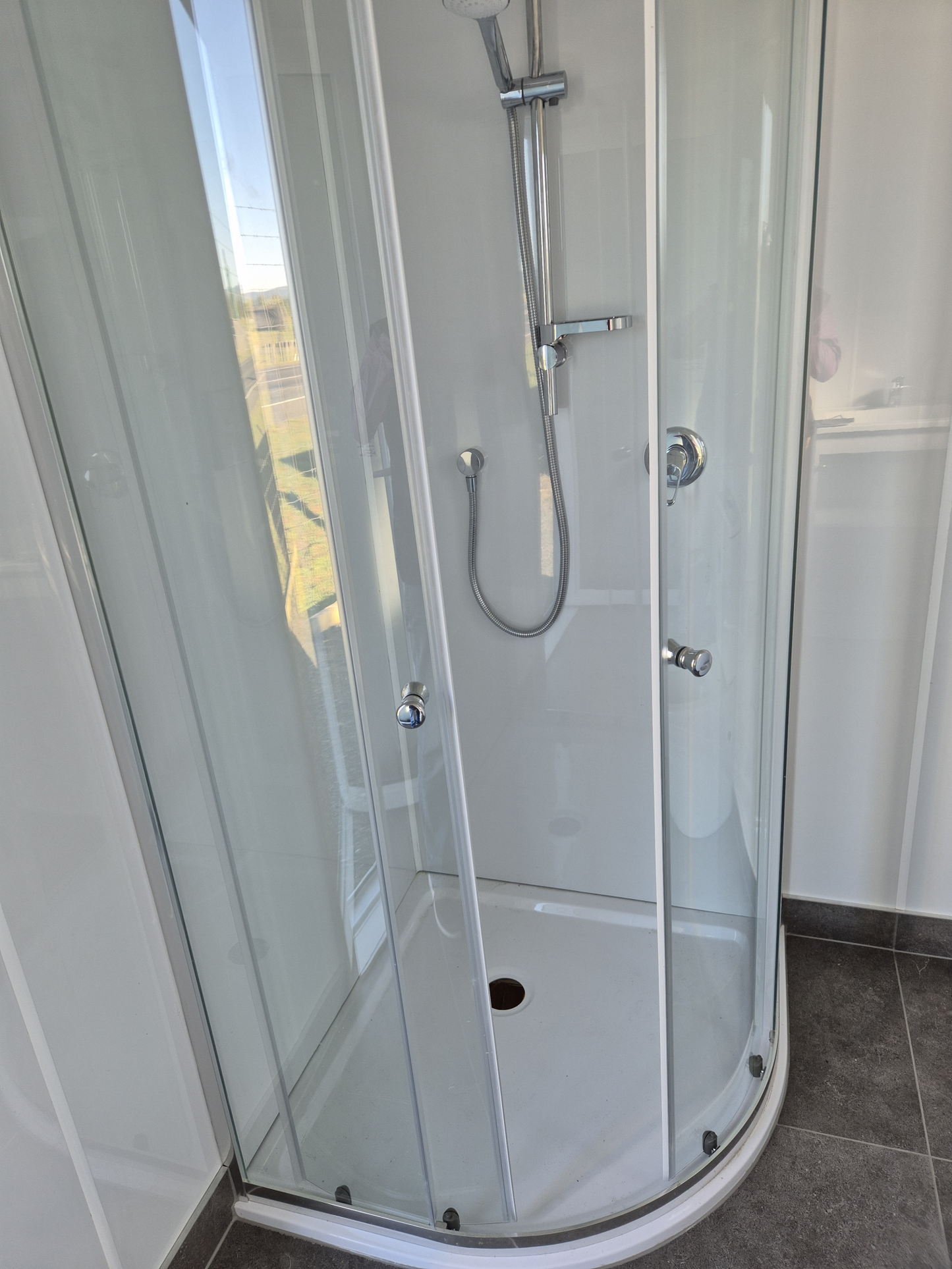 NEW Bathroom / Laundry Unit 2.4 x 2.4m Double glazed joinery