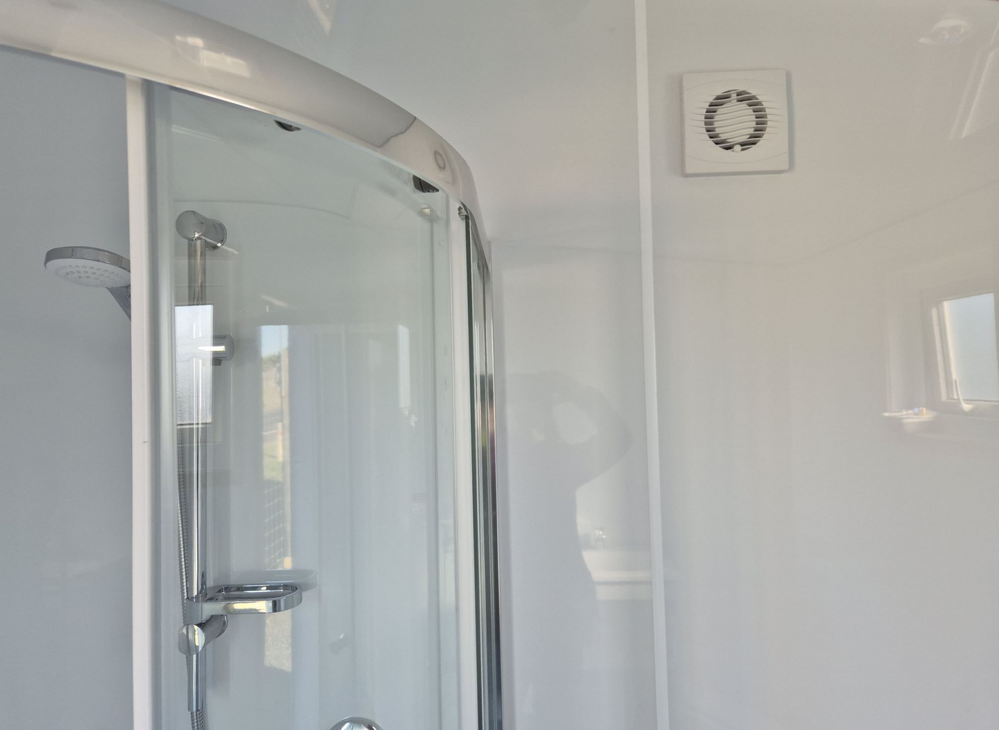 NEW Bathroom / Laundry Unit 2.4 x 2.4m Double glazed joinery
