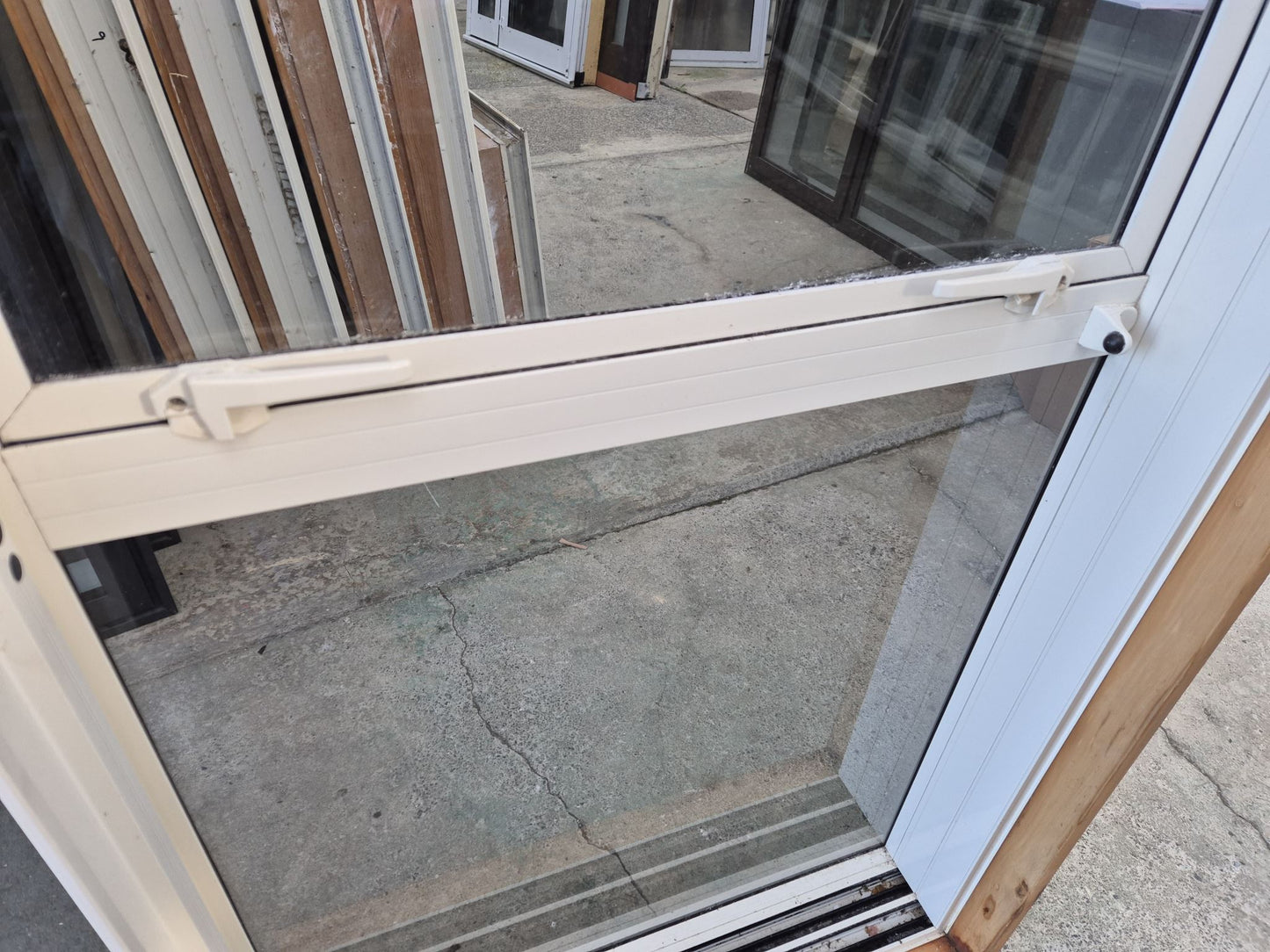 Cream Stacker Sliding Door 2m H x 2.4 W Gd Cond #2071