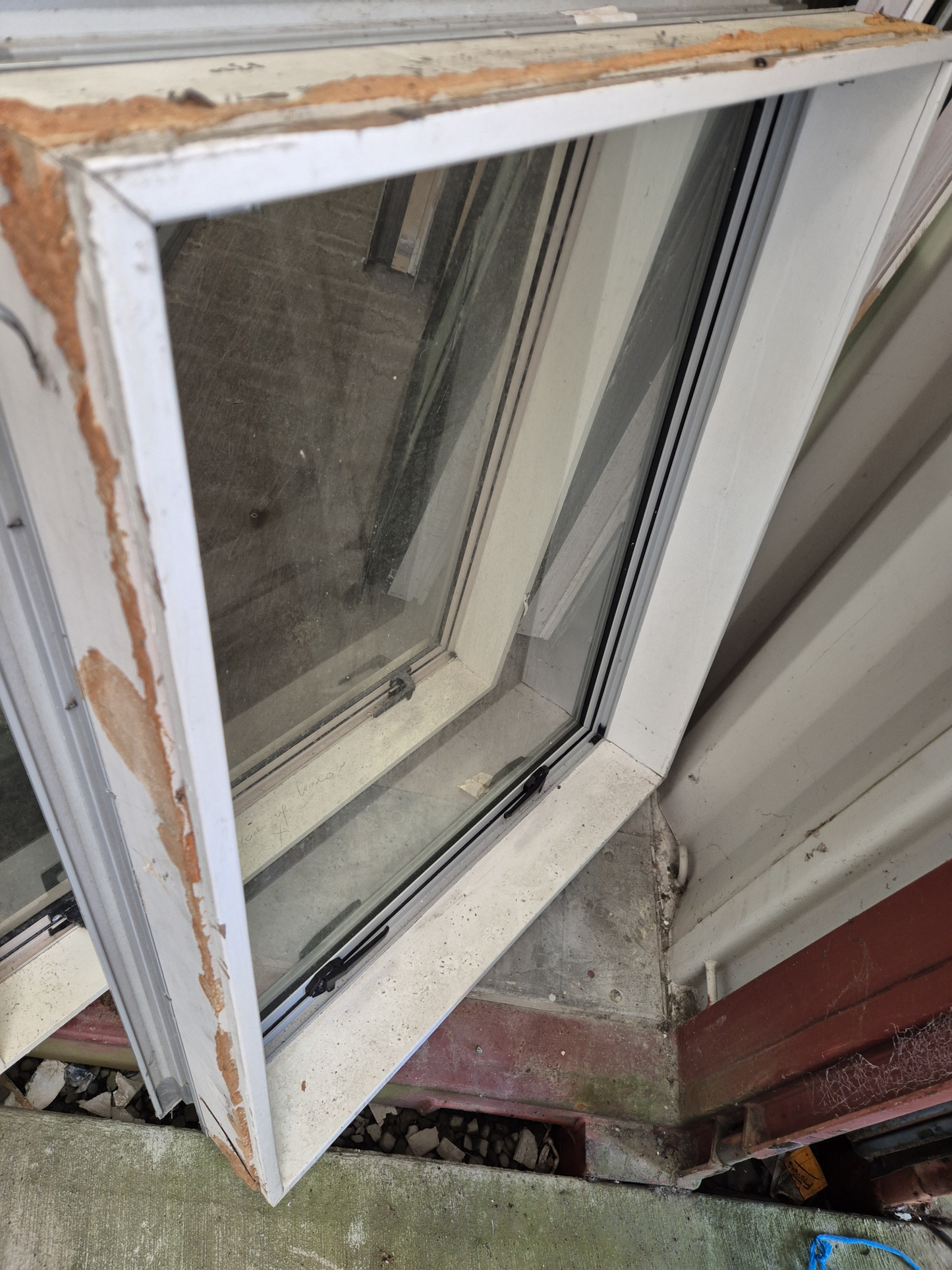 Silver Pearl Aluminium window 1m H x .8 W #2101