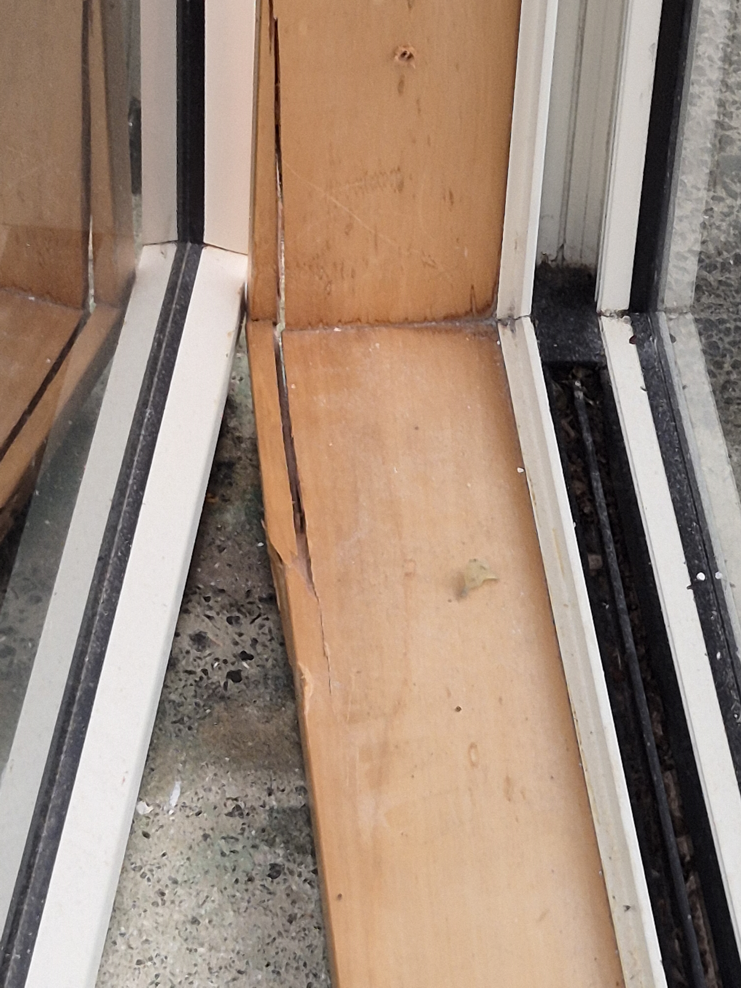 Cream Aluminium Sliding Window 1m H  x 1.8 W #2421