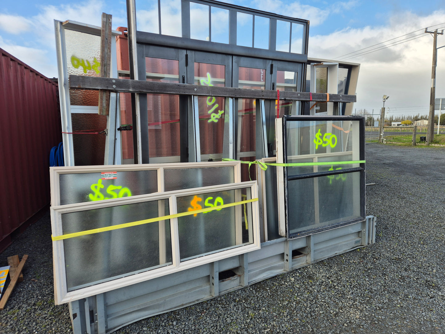 ALUMINIUM WINDOWS Single glazed priced from $50 EACH first in first served!