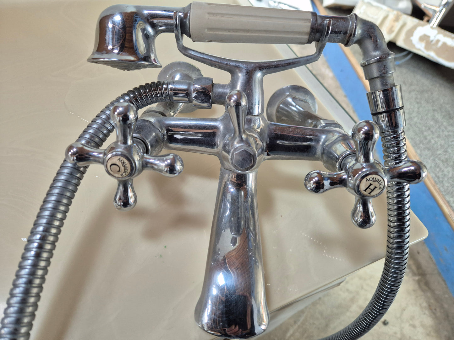 Aquatica Telephone Bath faucet