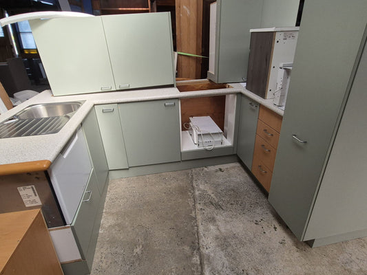 Compact U Shape Kitchen 2690 Long with pull out pantry