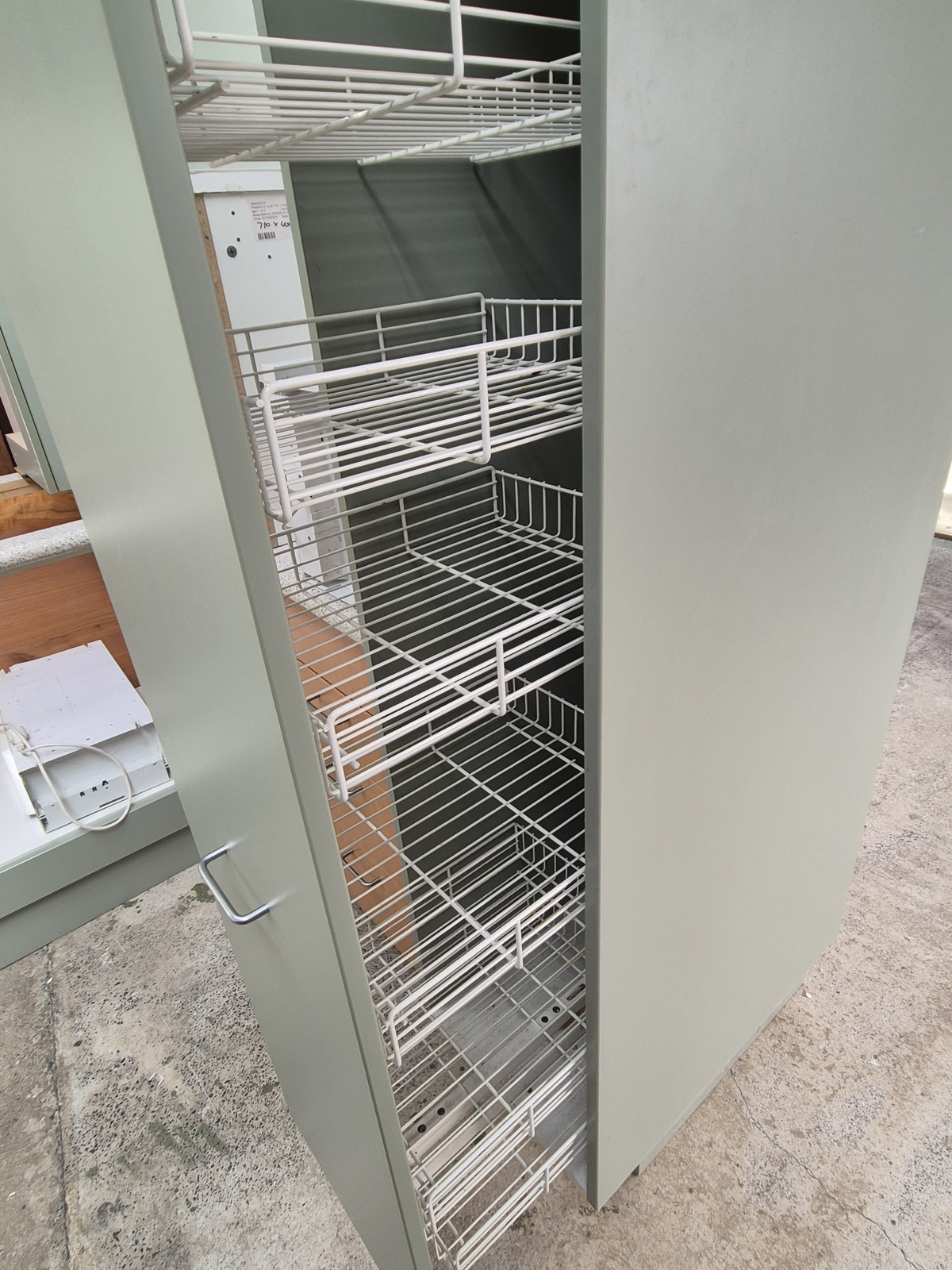 Compact U Shape Kitchen 2690 Long with pull out pantry