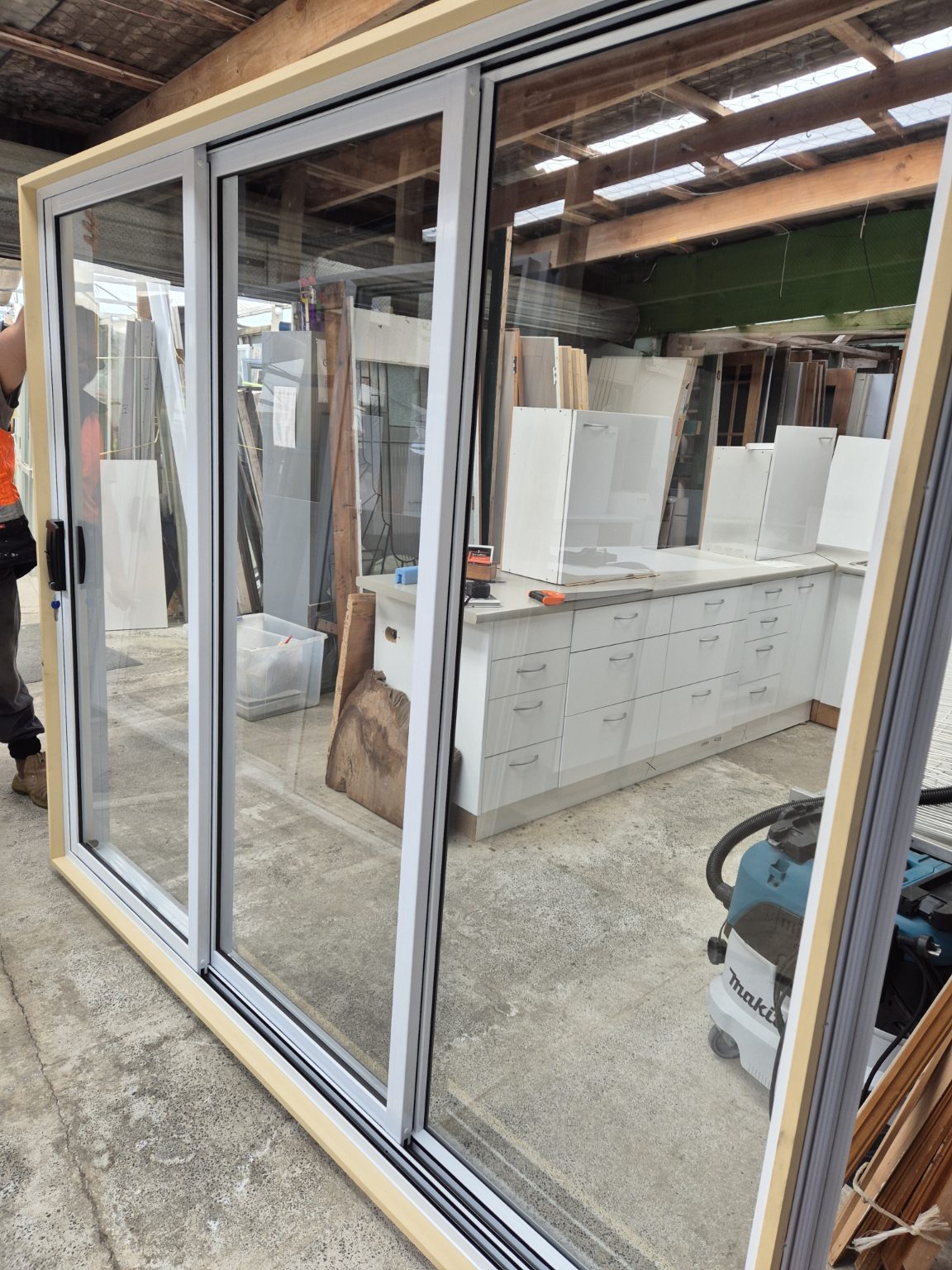 BRAND NEW DOUBLE GLAZED WHITE STACKER SLIDER 2H x 2.7W #2515