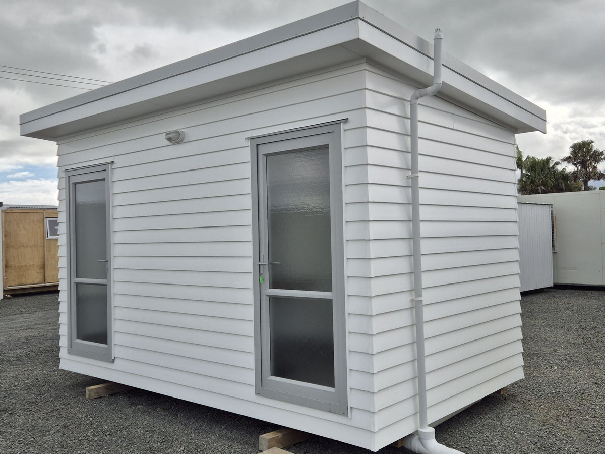 NEW / ONE TRIP 20FT CONTAINERS High Cube & Std