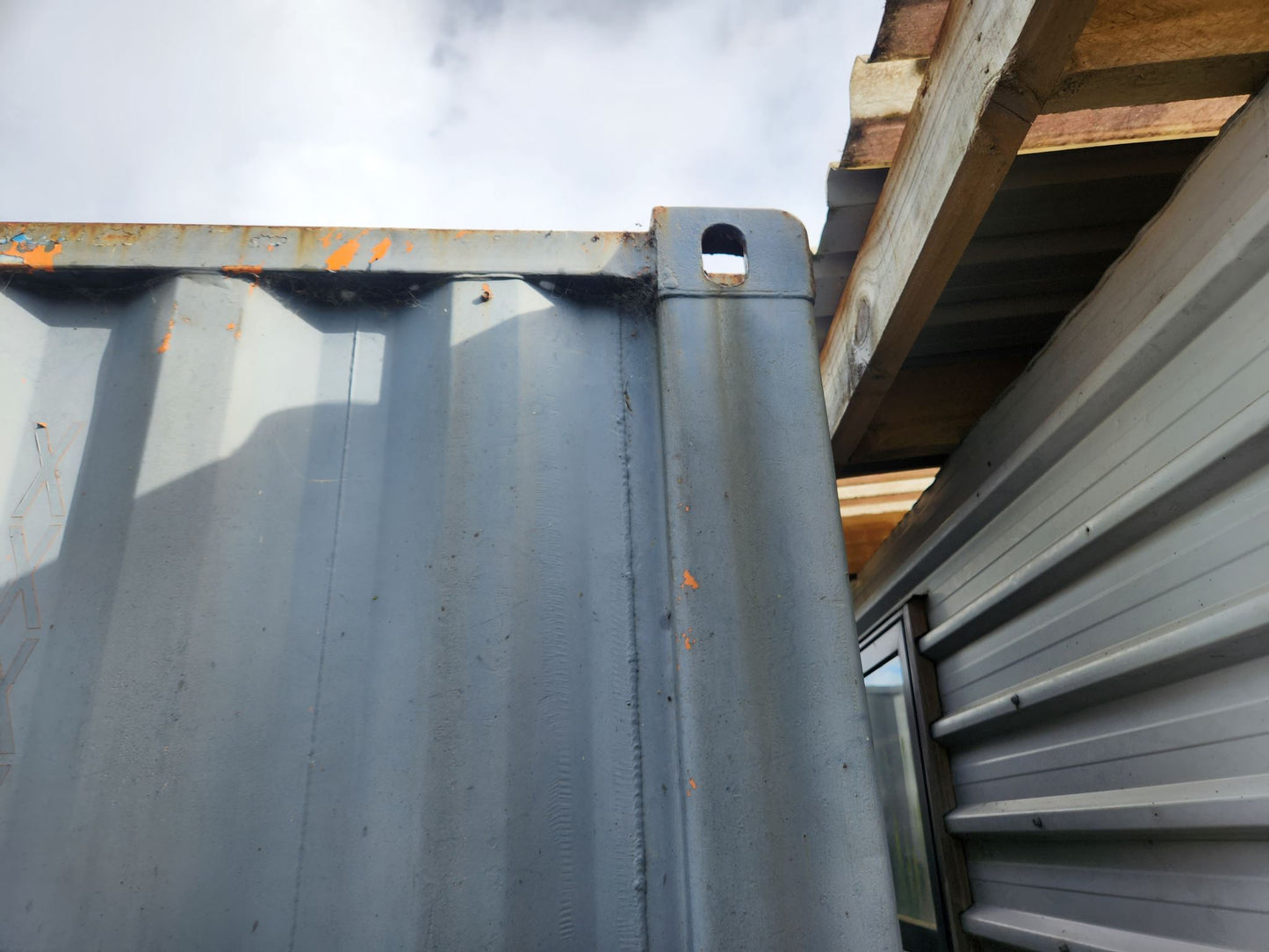 10ft Shipping Container 4 x lugs on each corner for twist locks
